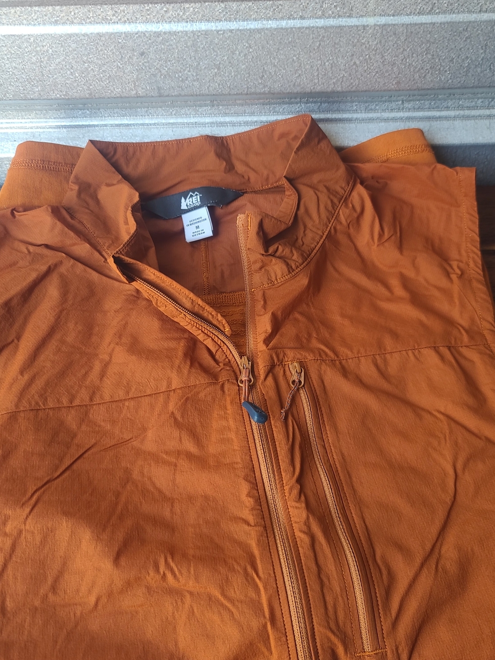 REI Men's Medium Rust Orange Windbreaker Running Vest.